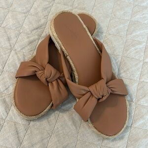 Universal Thread brown sandal